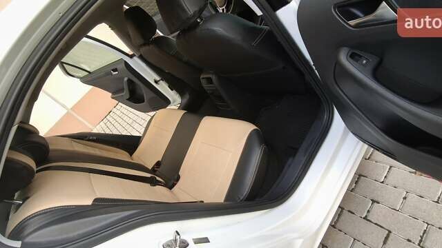 Белый Фольксваген Джетта, объемом двигателя 1.98 л и пробегом 143 тыс. км за 8999 $, фото 16 на Automoto.ua