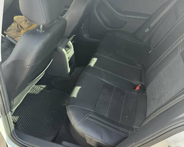 Белый Фольксваген Джетта, объемом двигателя 1.8 л и пробегом 260 тыс. км за 9999 $, фото 11 на Automoto.ua