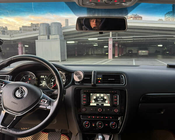 Белый Фольксваген Джетта, объемом двигателя 1.97 л и пробегом 181 тыс. км за 13800 $, фото 6 на Automoto.ua