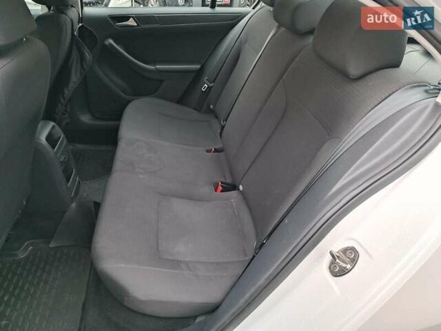 Білий Фольксваген Джетта, об'ємом двигуна 2 л та пробігом 118 тис. км за 10890 $, фото 25 на Automoto.ua