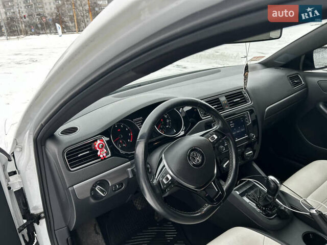 Белый Фольксваген Джетта, объемом двигателя 1.8 л и пробегом 180 тыс. км за 10600 $, фото 17 на Automoto.ua