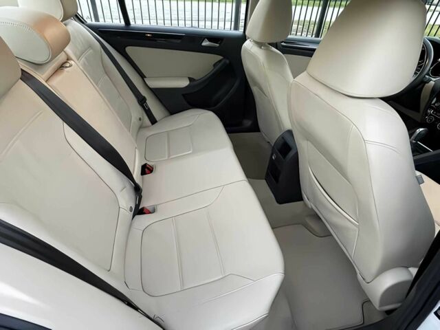 Белый Фольксваген Джетта, объемом двигателя 2 л и пробегом 76 тыс. км за 8300 $, фото 13 на Automoto.ua