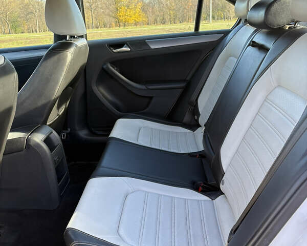 Белый Фольксваген Джетта, объемом двигателя 1.8 л и пробегом 177 тыс. км за 9200 $, фото 10 на Automoto.ua