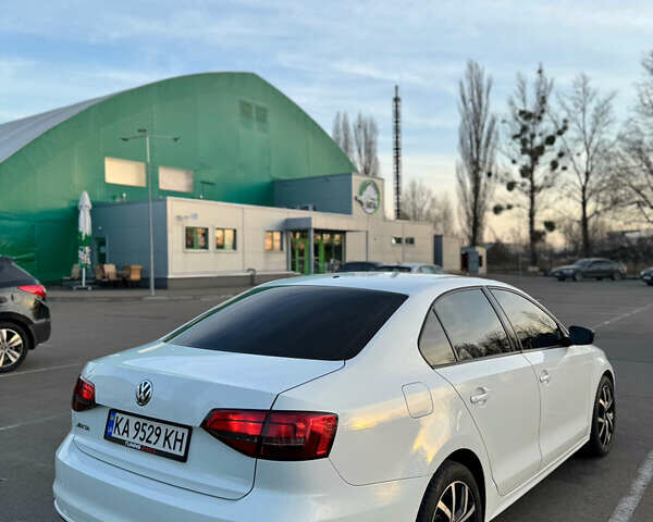 Белый Фольксваген Джетта, объемом двигателя 2 л и пробегом 180 тыс. км за 9500 $, фото 2 на Automoto.ua