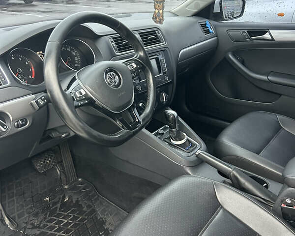 Белый Фольксваген Джетта, объемом двигателя 1.8 л и пробегом 120 тыс. км за 11500 $, фото 6 на Automoto.ua