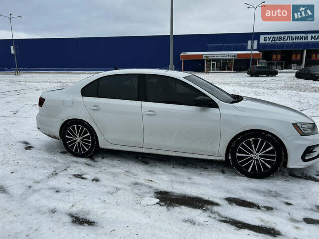 Белый Фольксваген Джетта, объемом двигателя 1.8 л и пробегом 180 тыс. км за 10999 $, фото 9 на Automoto.ua