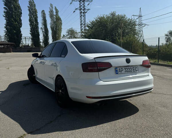 Белый Фольксваген Джетта, объемом двигателя 1.8 л и пробегом 154 тыс. км за 11000 $, фото 3 на Automoto.ua
