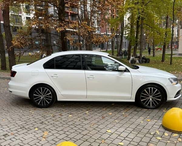 Фольксваген Джетта 2015 в Броварах на Automoto.ua Белый Фольксваген Джетта, объемом двигателя 1.8 л и пробегом 157 тыс. км за 14800 $, фото 10 на Automoto.ua
