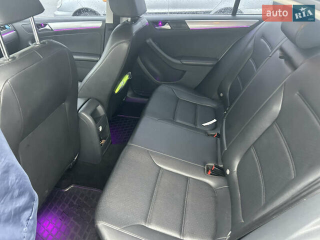 Белый Фольксваген Джетта, объемом двигателя 1.8 л и пробегом 120 тыс. км за 11500 $, фото 8 на Automoto.ua