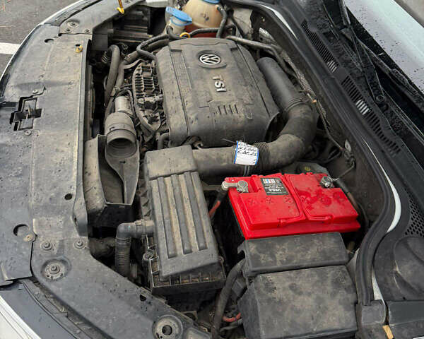 Білий Фольксваген Джетта, об'ємом двигуна 1.8 л та пробігом 165 тис. км за 10000 $, фото 9 на Automoto.ua