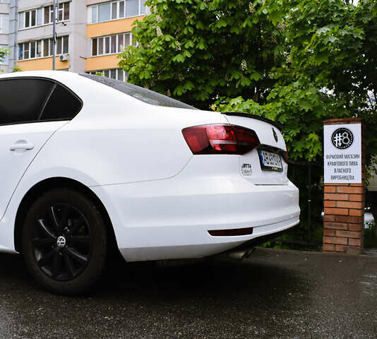 Білий Фольксваген Джетта, об'ємом двигуна 1.4 л та пробігом 115 тис. км за 12300 $, фото 2 на Automoto.ua