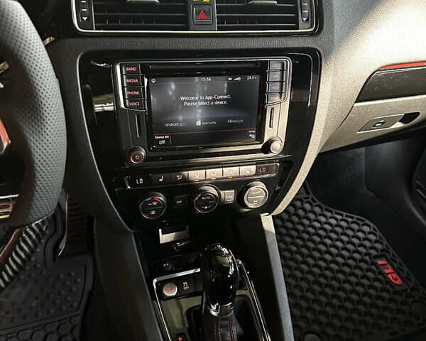 Білий Фольксваген Джетта, об'ємом двигуна 1.98 л та пробігом 143 тис. км за 15600 $, фото 14 на Automoto.ua