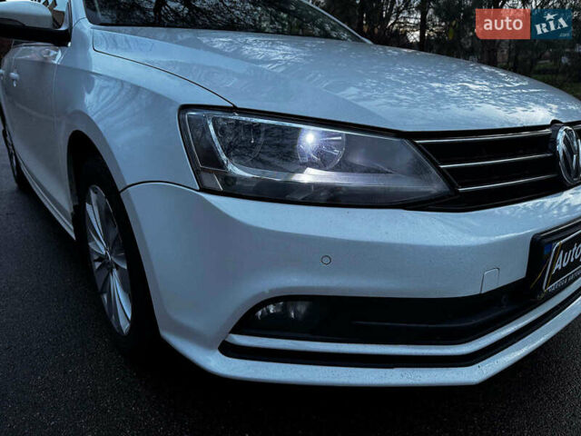 Белый Фольксваген Джетта, объемом двигателя 1.6 л и пробегом 180 тыс. км за 10990 $, фото 3 на Automoto.ua