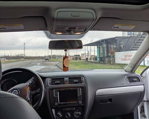 Белый Фольксваген Джетта, объемом двигателя 1.4 л и пробегом 118 тыс. км за 11400 $, фото 15 на Automoto.ua