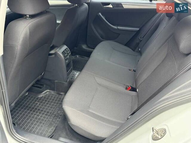 Білий Фольксваген Джетта, об'ємом двигуна 1.6 л та пробігом 99 тис. км за 11800 $, фото 37 на Automoto.ua