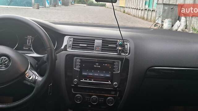 Белый Фольксваген Джетта, объемом двигателя 1.6 л и пробегом 206 тыс. км за 12000 $, фото 8 на Automoto.ua