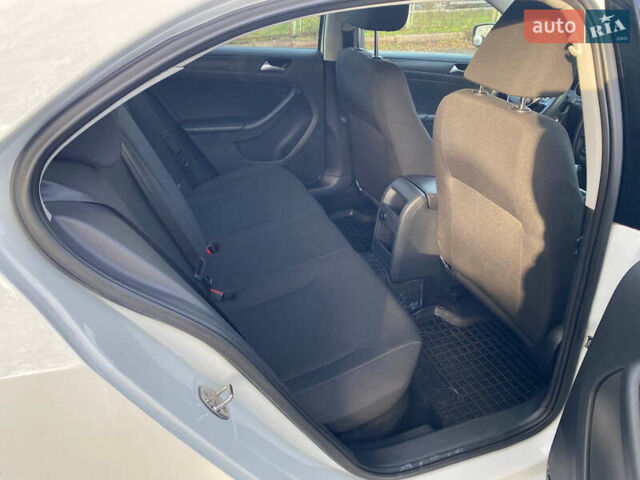 Білий Фольксваген Джетта, об'ємом двигуна 1.4 л та пробігом 140 тис. км за 10899 $, фото 17 на Automoto.ua