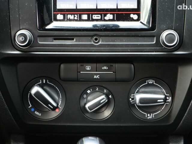 Фольксваген Джетта 2016 в Киеве на Automoto.ua Белый Фольксваген Джетта, объемом двигателя 0 л и пробегом 118 тыс. км за 11200 $, фото 17 на Automoto.ua