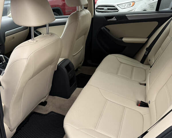 Белый Фольксваген Джетта, объемом двигателя 1.4 л и пробегом 152 тыс. км за 10400 $, фото 13 на Automoto.ua