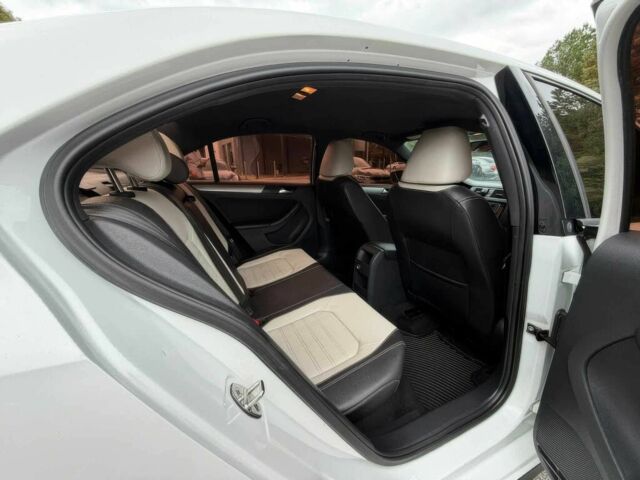 Білий Фольксваген Джетта, об'ємом двигуна 1.8 л та пробігом 70 тис. км за 4500 $, фото 10 на Automoto.ua