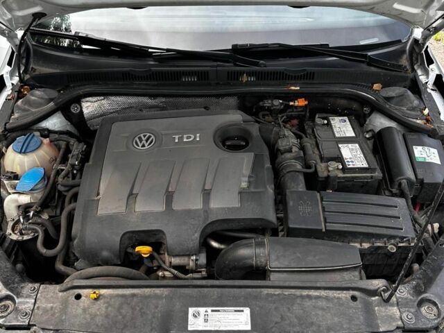 Белый Фольксваген Джетта, объемом двигателя 1.6 л и пробегом 240 тыс. км за 9800 $, фото 18 на Automoto.ua