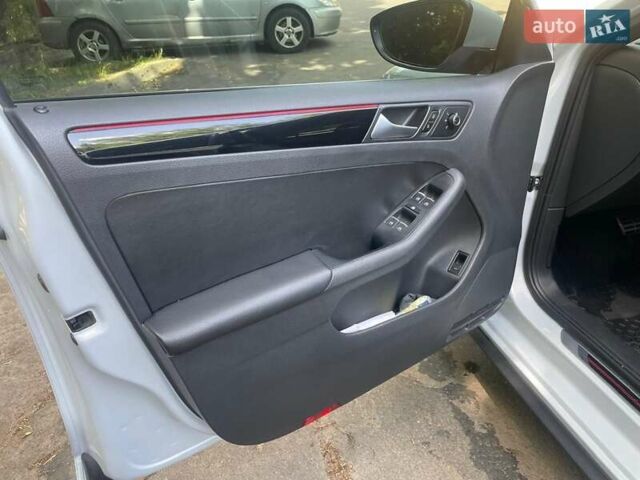 Белый Фольксваген Джетта, объемом двигателя 1.98 л и пробегом 155 тыс. км за 13500 $, фото 10 на Automoto.ua