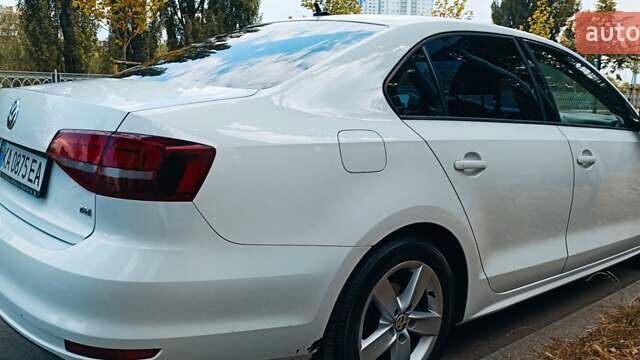 Білий Фольксваген Джетта, об'ємом двигуна 1.6 л та пробігом 301 тис. км за 9000 $, фото 18 на Automoto.ua