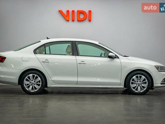 Фольксваген Джетта 2016 в Киеве на Automoto.ua Белый Фольксваген Джетта, объемом двигателя 1.6 л и пробегом 102 тыс. км за 11404 $, фото 3 на Automoto.ua
