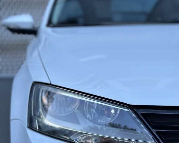 Белый Фольксваген Джетта, объемом двигателя 1.6 л и пробегом 125 тыс. км за 11900 $, фото 5 на Automoto.ua