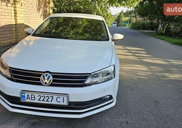Белый Фольксваген Джетта, объемом двигателя 1.6 л и пробегом 160 тыс. км за 13400 $, фото 3 на Automoto.ua