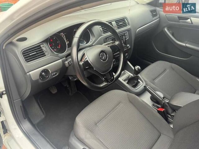 Білий Фольксваген Джетта, об'ємом двигуна 1.6 л та пробігом 99 тис. км за 11800 $, фото 40 на Automoto.ua