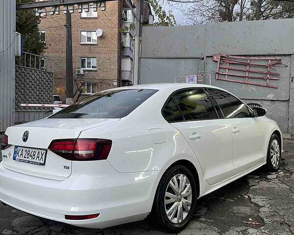 Фольксваген Джетта 2016 в Киеве на Automoto.ua Белый Фольксваген Джетта, объемом двигателя 1.6 л и пробегом 211 тыс. км за 11300 $, фото 4 на Automoto.ua