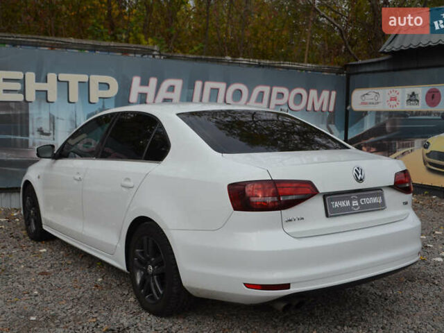 Фольксваген Джетта 2016 в Киеве на Automoto.ua Белый Фольксваген Джетта, объемом двигателя 1.39 л и пробегом 118 тыс. км за 11200 $, фото 4 на Automoto.ua