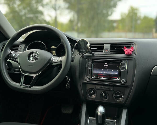 Белый Фольксваген Джетта, объемом двигателя 1.4 л и пробегом 155 тыс. км за 10300 $, фото 11 на Automoto.ua