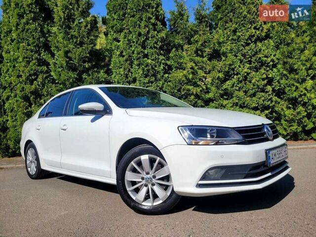 Белый Фольксваген Джетта, объемом двигателя 1.6 л и пробегом 219 тыс. км за 12500 $, фото 4 на Automoto.ua