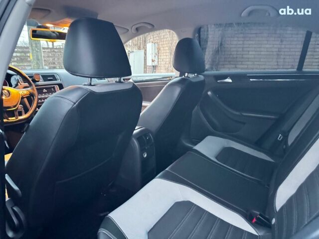 Белый Фольксваген Джетта, объемом двигателя 1.6 л и пробегом 180 тыс. км за 10990 $, фото 24 на Automoto.ua