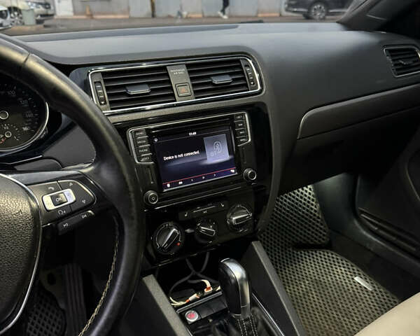 Фольксваген Джетта 2016 в Кривом Роге на Automoto.ua Белый Фольксваген Джетта, объемом двигателя 1.8 л и пробегом 110 тыс. км за 5500 $, фото 16 на Automoto.ua