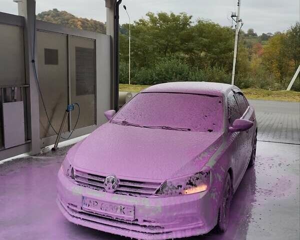 Фольксваген Джетта 2016 в Сваляве на Automoto.ua Белый Фольксваген Джетта, объемом двигателя 1.6 л и пробегом 219 тыс. км за 11300 $, фото 33 на Automoto.ua