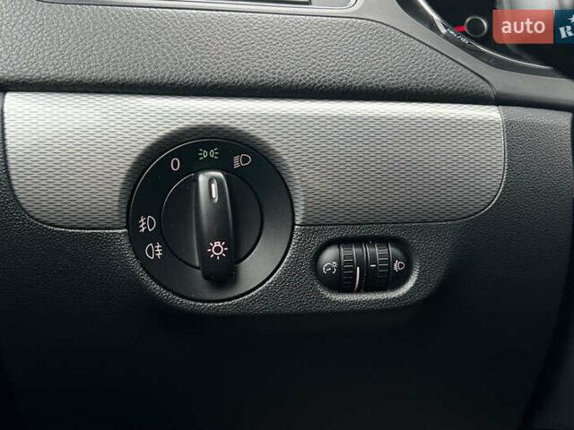 Фольксваген Джетта 2016 в Львове на Automoto.ua Белый Фольксваген Джетта, объемом двигателя 1.6 л и пробегом 187 тыс. км за 11500 $, фото 12 на Automoto.ua