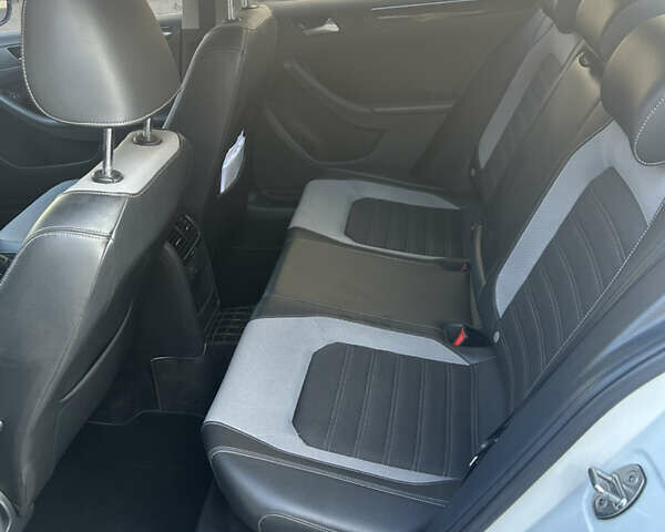 Белый Фольксваген Джетта, объемом двигателя 1.6 л и пробегом 195 тыс. км за 12400 $, фото 15 на Automoto.ua