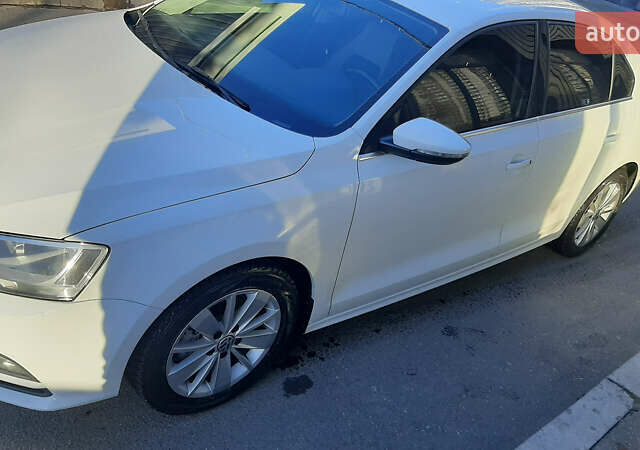 Білий Фольксваген Джетта, об'ємом двигуна 1.6 л та пробігом 273 тис. км за 12500 $, фото 2 на Automoto.ua