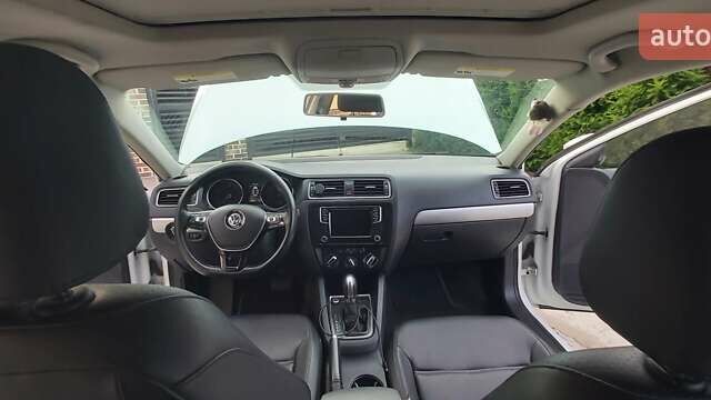 Белый Фольксваген Джетта, объемом двигателя 1.4 л и пробегом 141 тыс. км за 9500 $, фото 12 на Automoto.ua