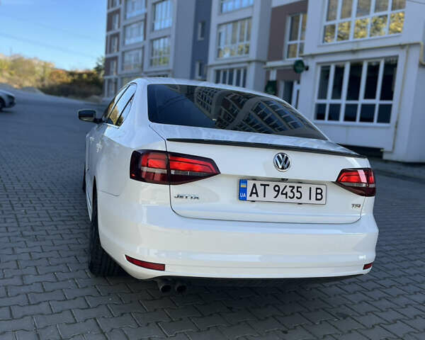 Фольксваген Джетта 2016 в Тернополе на Automoto.ua Белый Фольксваген Джетта, объемом двигателя 1.39 л и пробегом 181 тыс. км за 9999 $, фото 3 на Automoto.ua