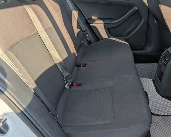 Белый Фольксваген Джетта, объемом двигателя 1.6 л и пробегом 94 тыс. км за 12500 $, фото 7 на Automoto.ua