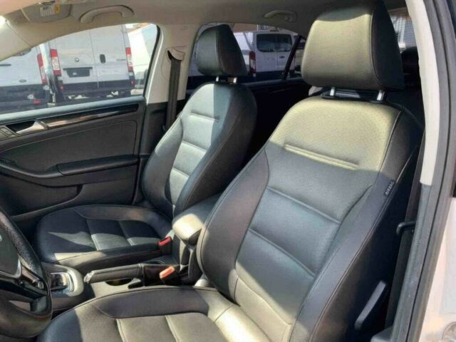 Фольксваген Джетта 2016 в Одессе на Automoto.ua Белый Фольксваген Джетта, объемом двигателя 2 л и пробегом 73 тыс. км за 2500 $, фото 5 на Automoto.ua
