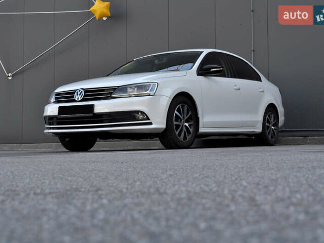 Белый Фольксваген Джетта, объемом двигателя 1.4 л и пробегом 79 тыс. км за 12000 $, фото 2 на Automoto.ua