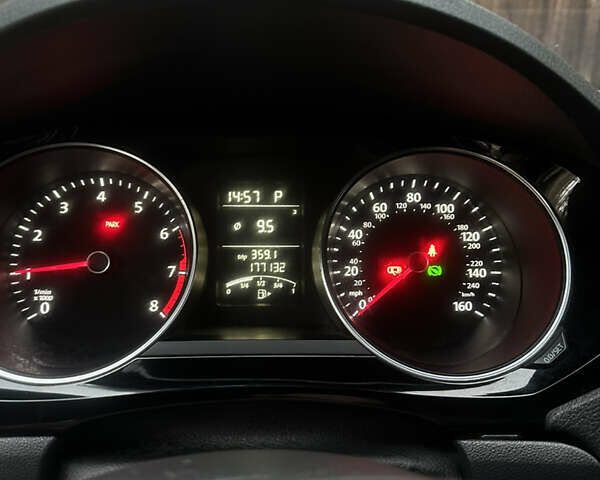 Білий Фольксваген Джетта, об'ємом двигуна 1.8 л та пробігом 178 тис. км за 10300 $, фото 16 на Automoto.ua