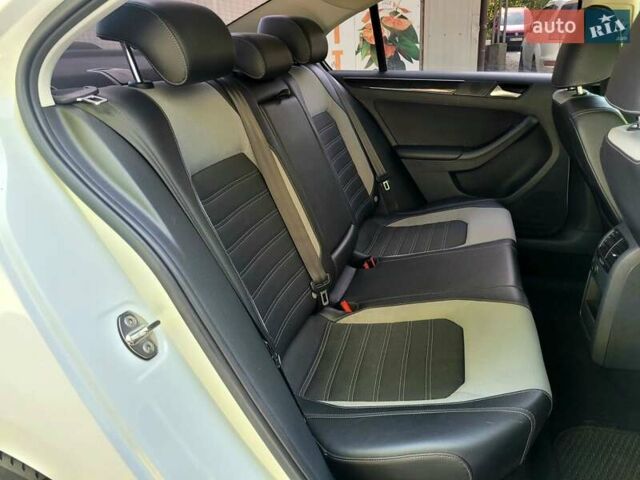 Белый Фольксваген Джетта, объемом двигателя 1.6 л и пробегом 219 тыс. км за 12500 $, фото 29 на Automoto.ua