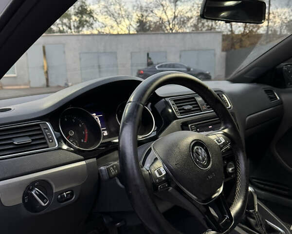 Фольксваген Джетта 2016 в Кривом Роге на Automoto.ua Белый Фольксваген Джетта, объемом двигателя 1.8 л и пробегом 110 тыс. км за 5500 $, фото 17 на Automoto.ua