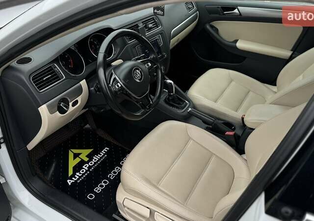 Белый Фольксваген Джетта, объемом двигателя 1.39 л и пробегом 74 тыс. км за 13500 $, фото 15 на Automoto.ua